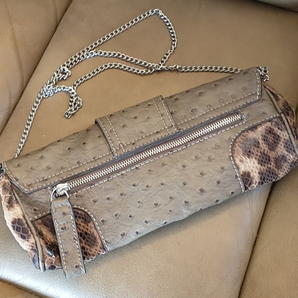 🇨🇦 Guess patent leather bag - Picture 6 of 7